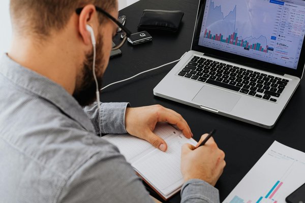 What are the challenges in scaling UK computing hardware for global markets?